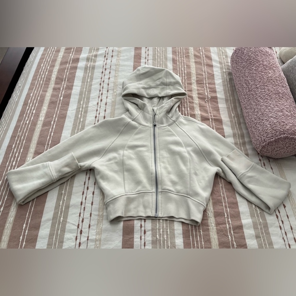 LULULEMON CROP SCUBA